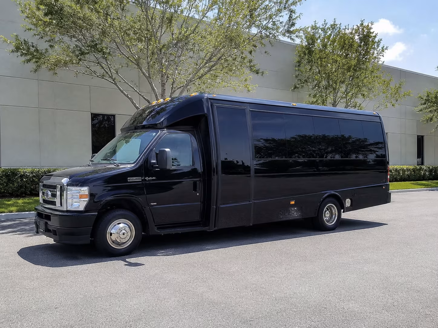 bus rentals for bands and performers traveling through eastern washington