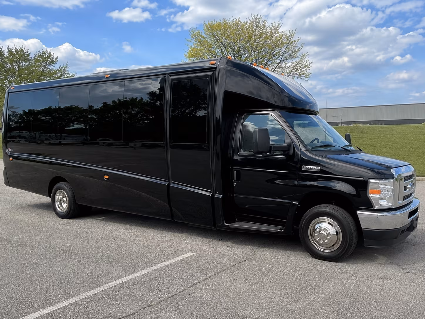 minibus rentals for small group winery visits near pasco