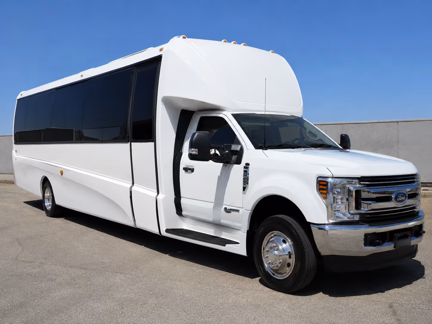 sports team and fan group buses in pasco